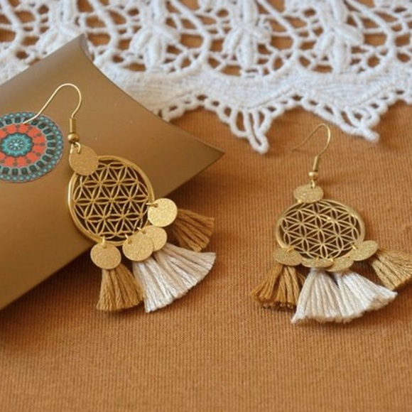 New Gold Tassel Geometric Earrings - Picture 2 of 4